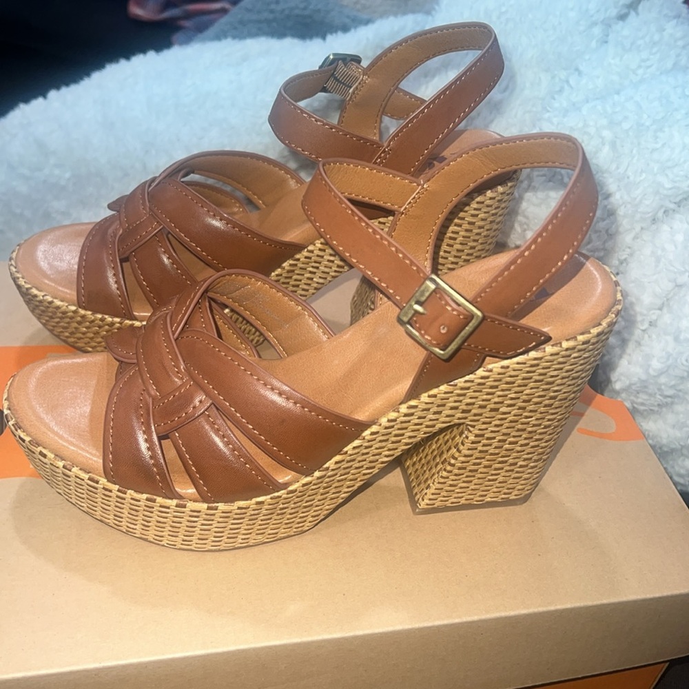 Women’s NIB Korks Brown Dee wedge platform shoes, heels, sz 8